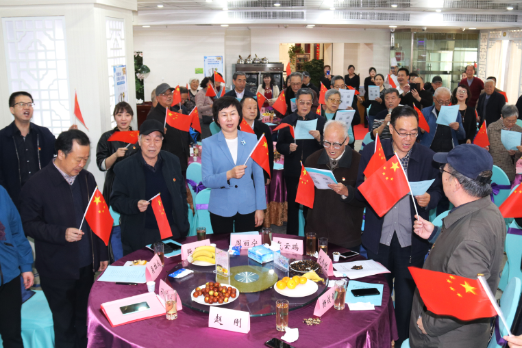 凯发k8省人社厅举办离退休干部读书学法培训班暨2020年“尊老敬老·迎重阳”主题活动